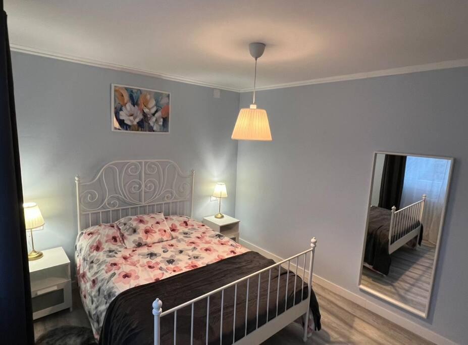 Apartamento Turistico Plaza III Monforte De Lemos Kültér fotó